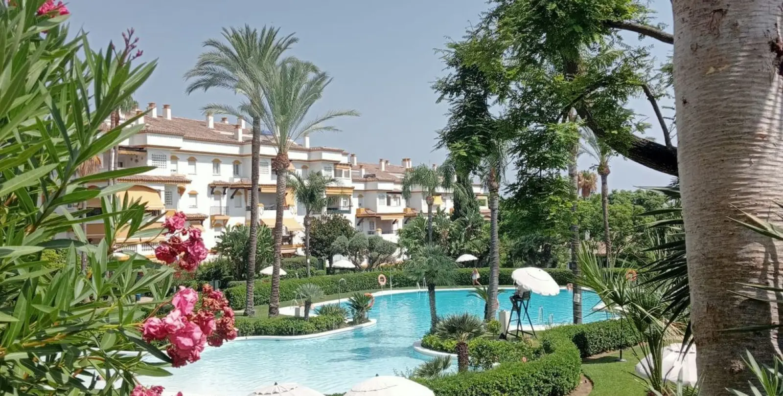 Sale of middle floor apartment in Marbella 2