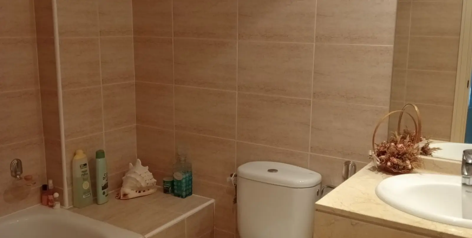 Sale of middle floor apartment in Marbella 23