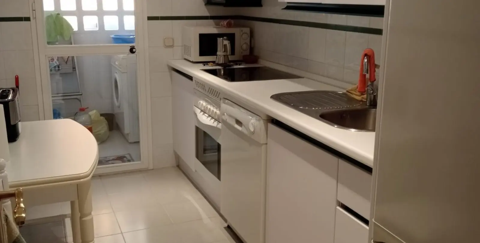 Sale of middle floor apartment in Marbella 35