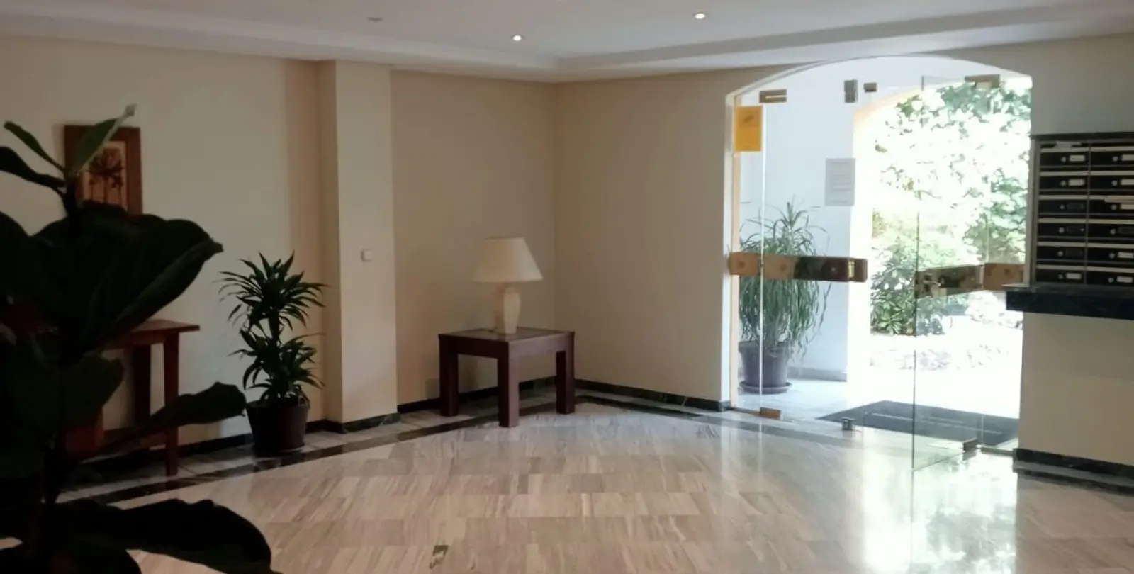 Sale of middle floor apartment in Marbella 47