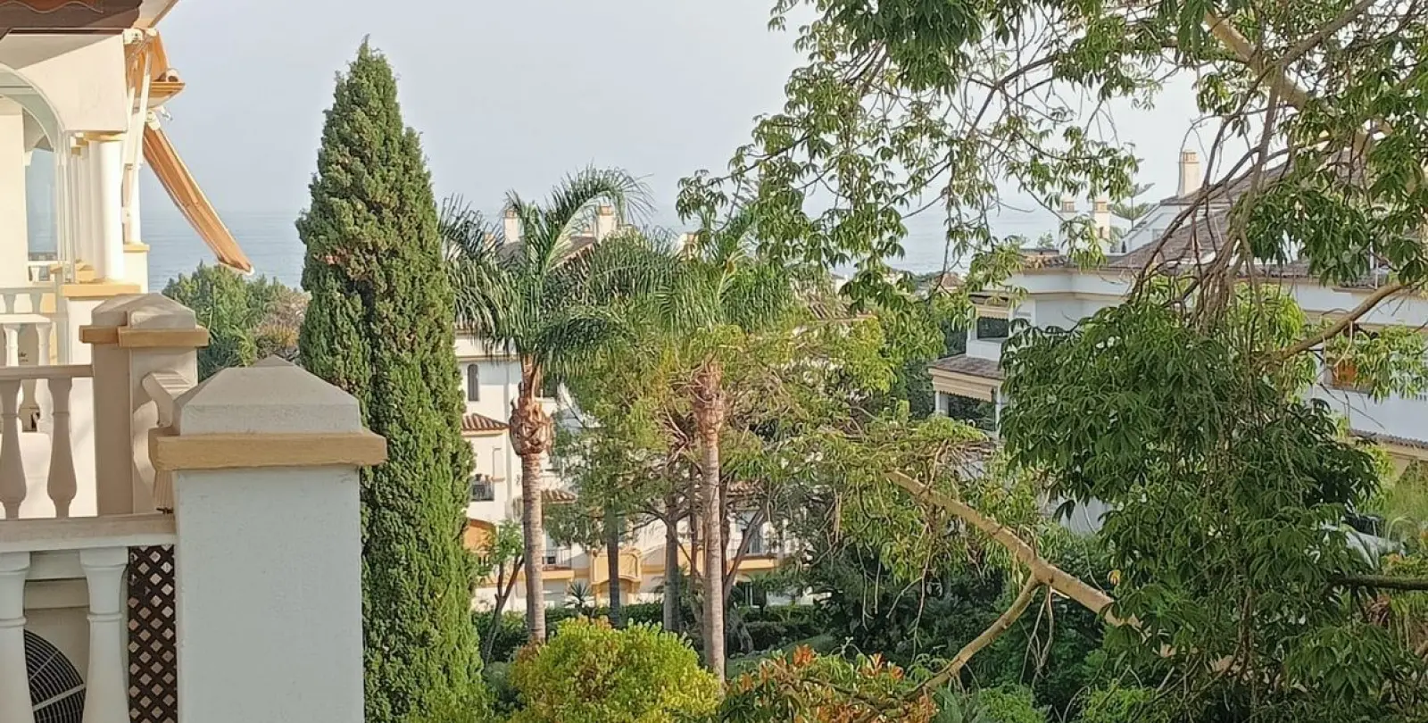 Sale of middle floor apartment in Marbella 74