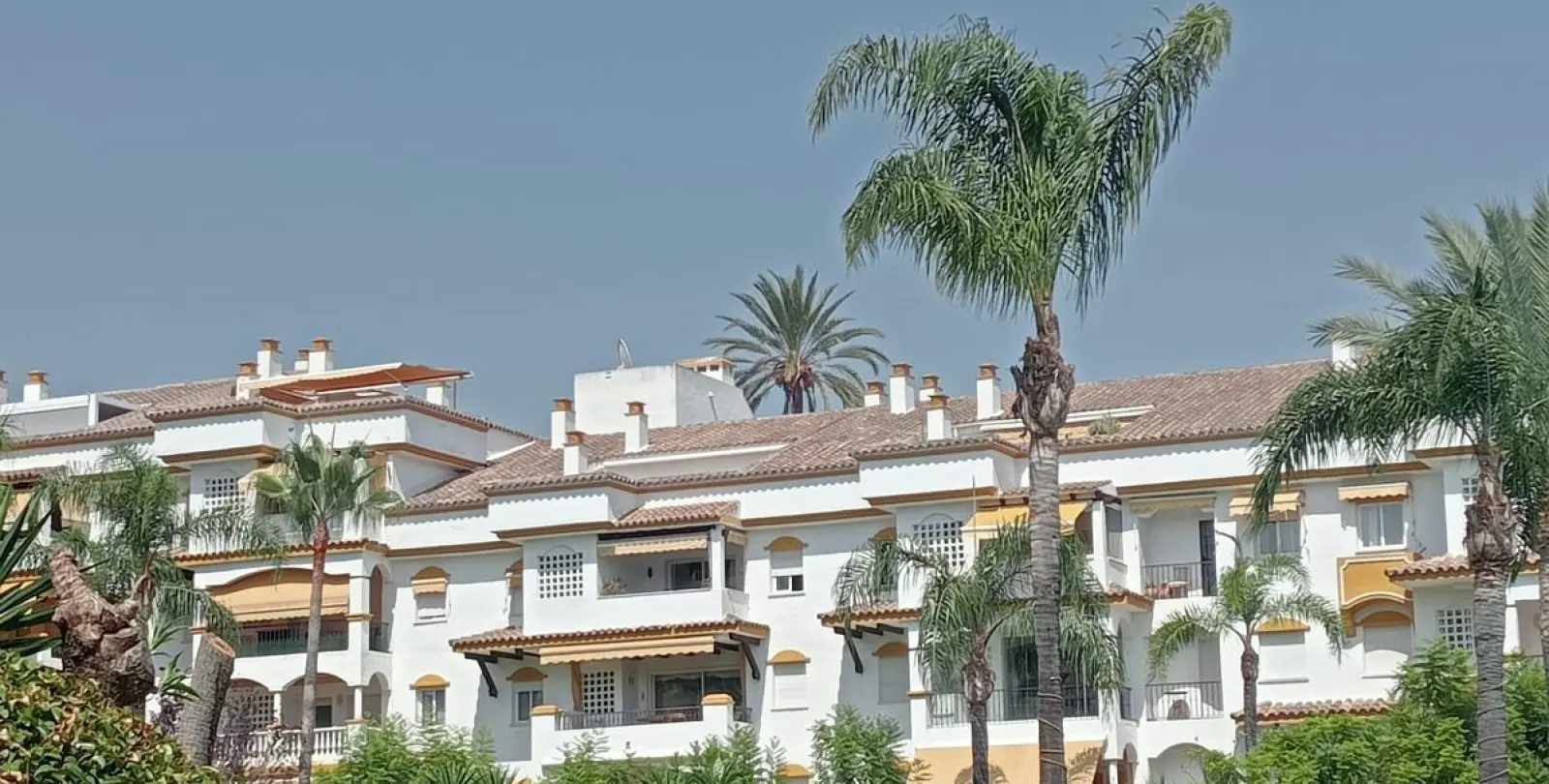 Sale of middle floor apartment in Marbella 76