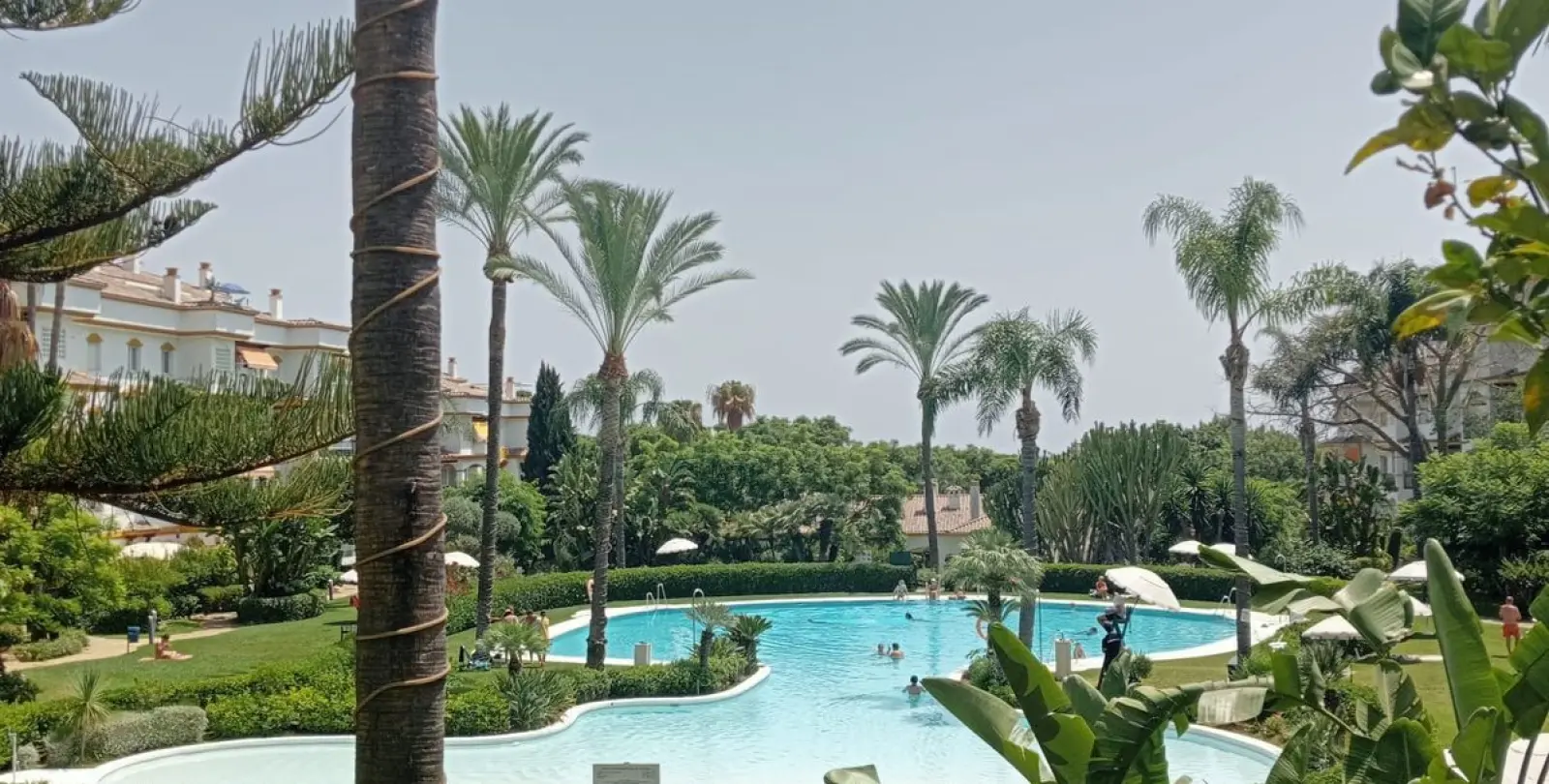 Sale of middle floor apartment in Marbella 83