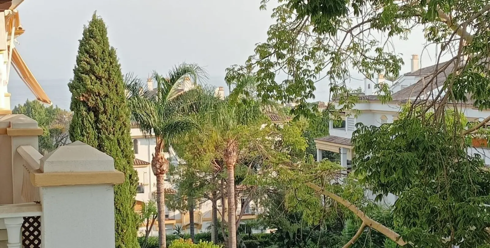 Sale of middle floor apartment in Marbella 102