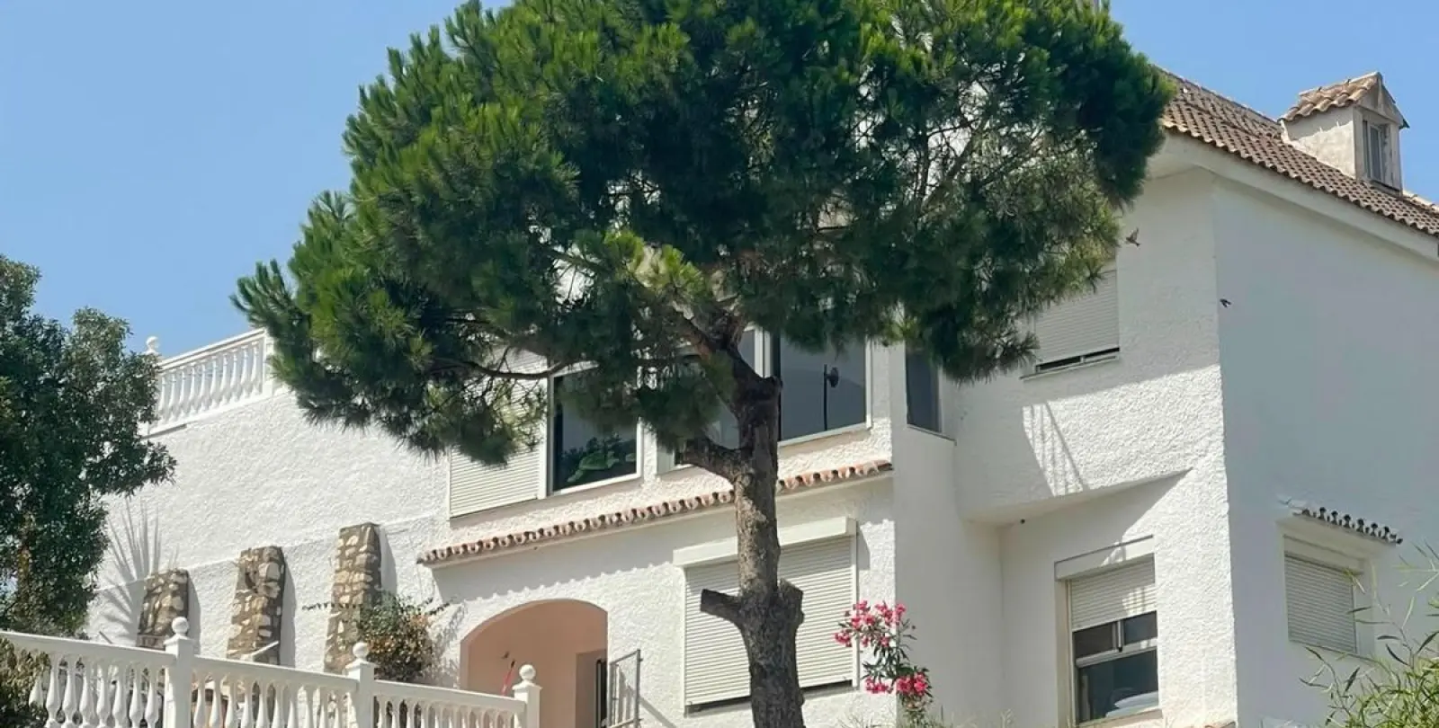 Sale of detached villa in El Faro 2