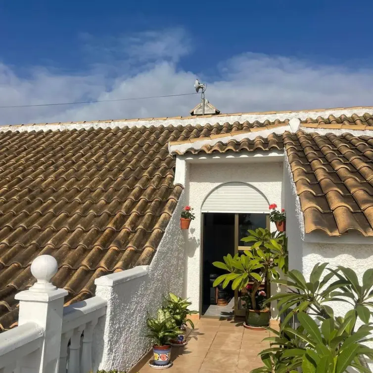 Sale of detached villa in El Faro