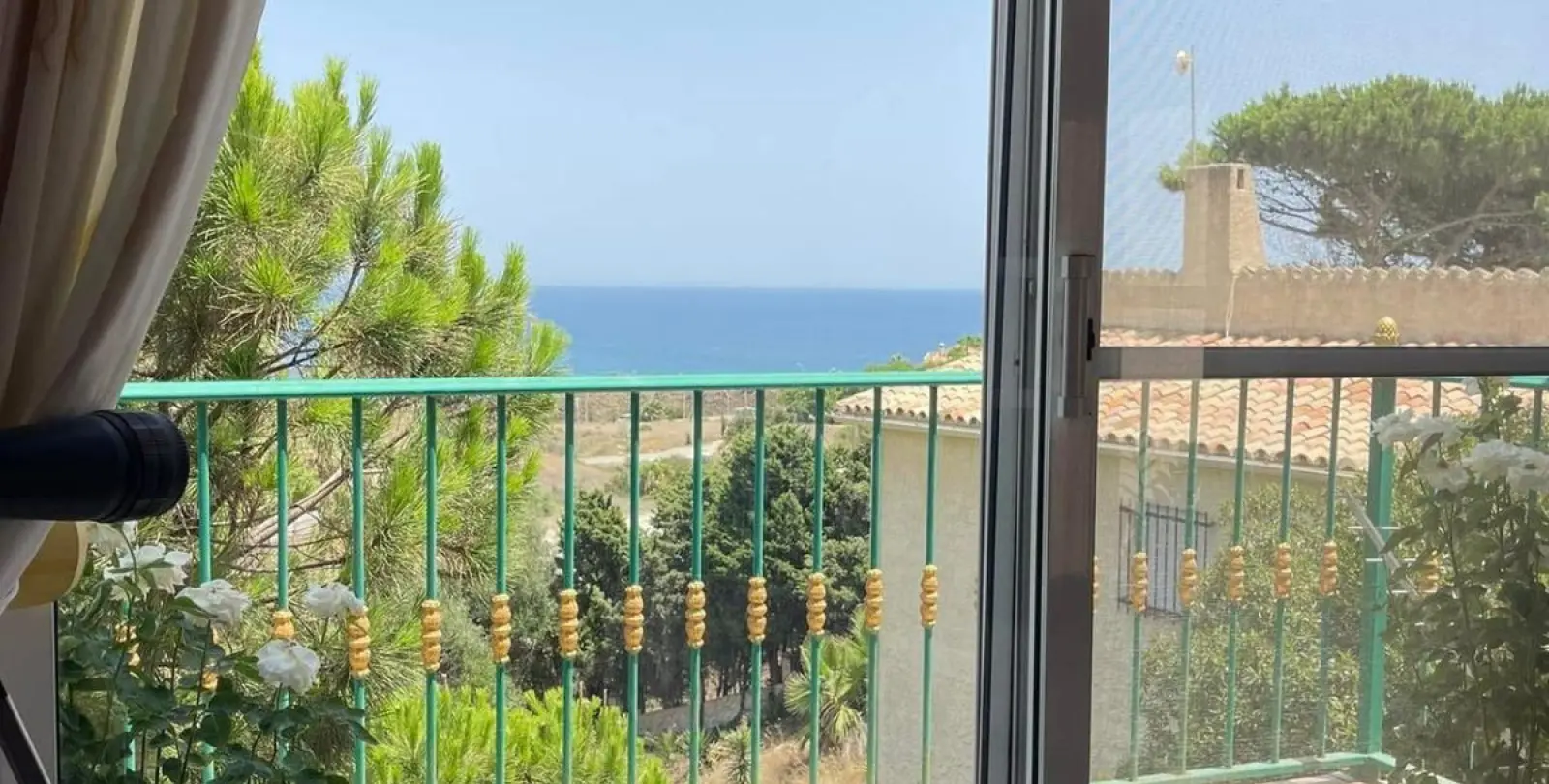 Sale of detached villa in El Faro 12