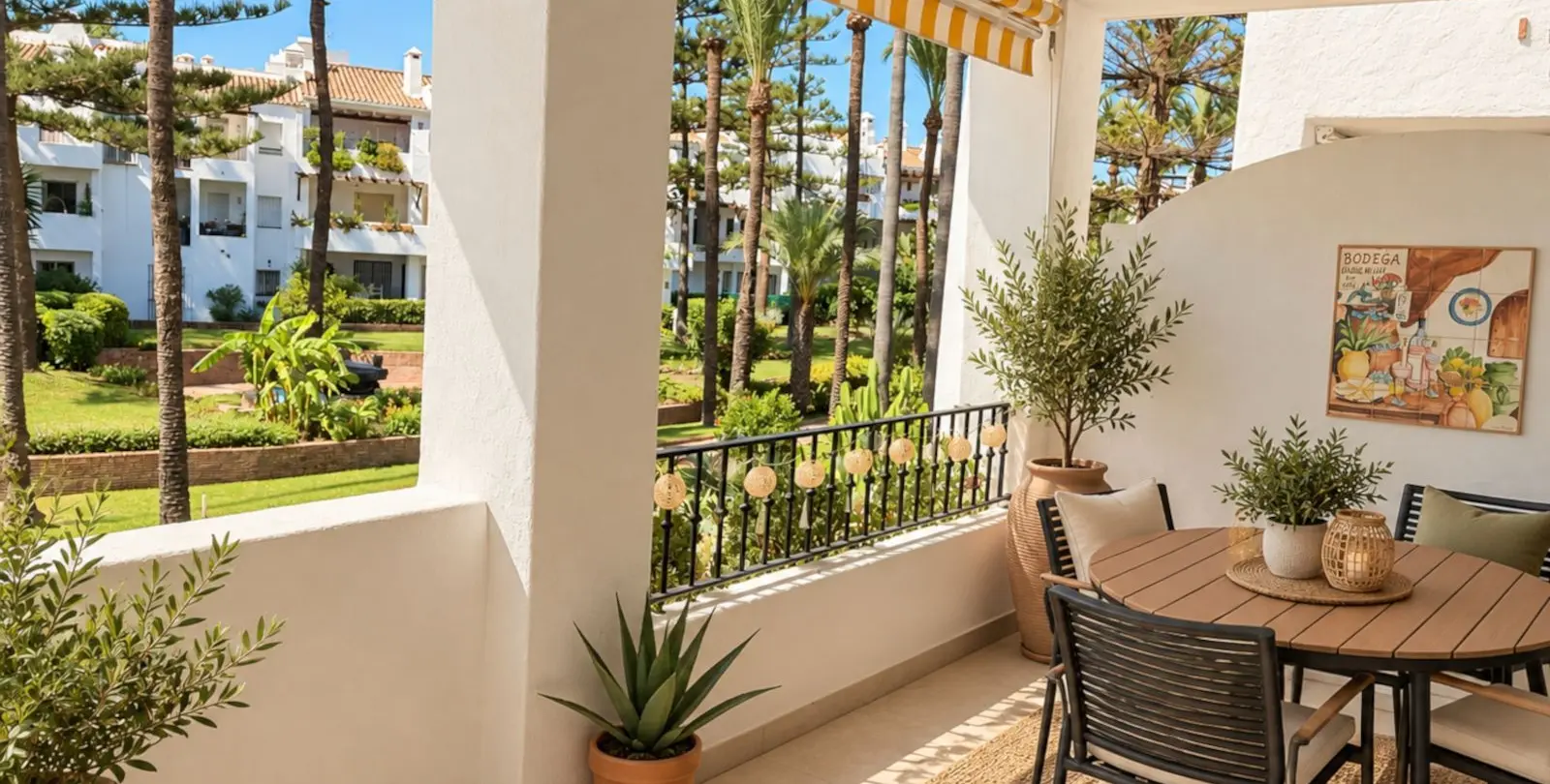 Sale of middle floor apartment in San Pedro de Alcántara 8