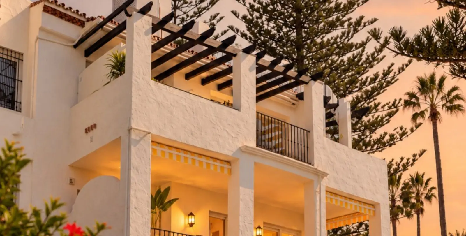 Sale of middle floor apartment in San Pedro de Alcántara 24