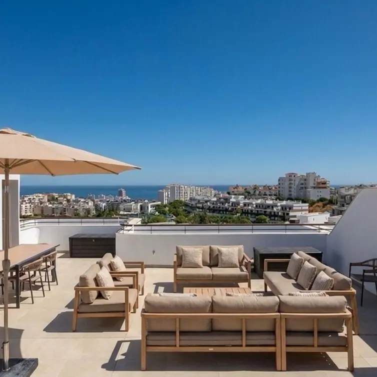 Venta de ático dúplex en Estepona