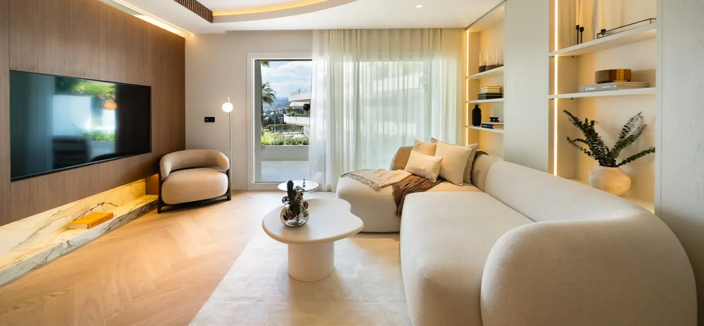 Venta de apartamento en planta media en The Golden Mile 1