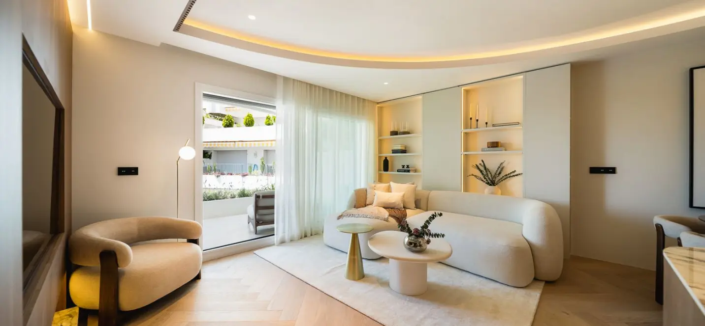 Venta de apartamento en planta media en The Golden Mile 4