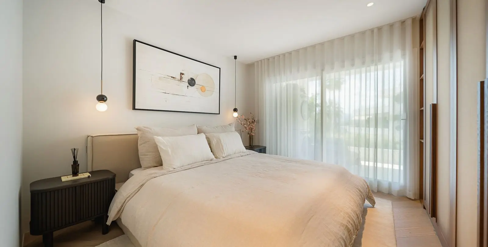 Venta de apartamento en planta media en The Golden Mile 17