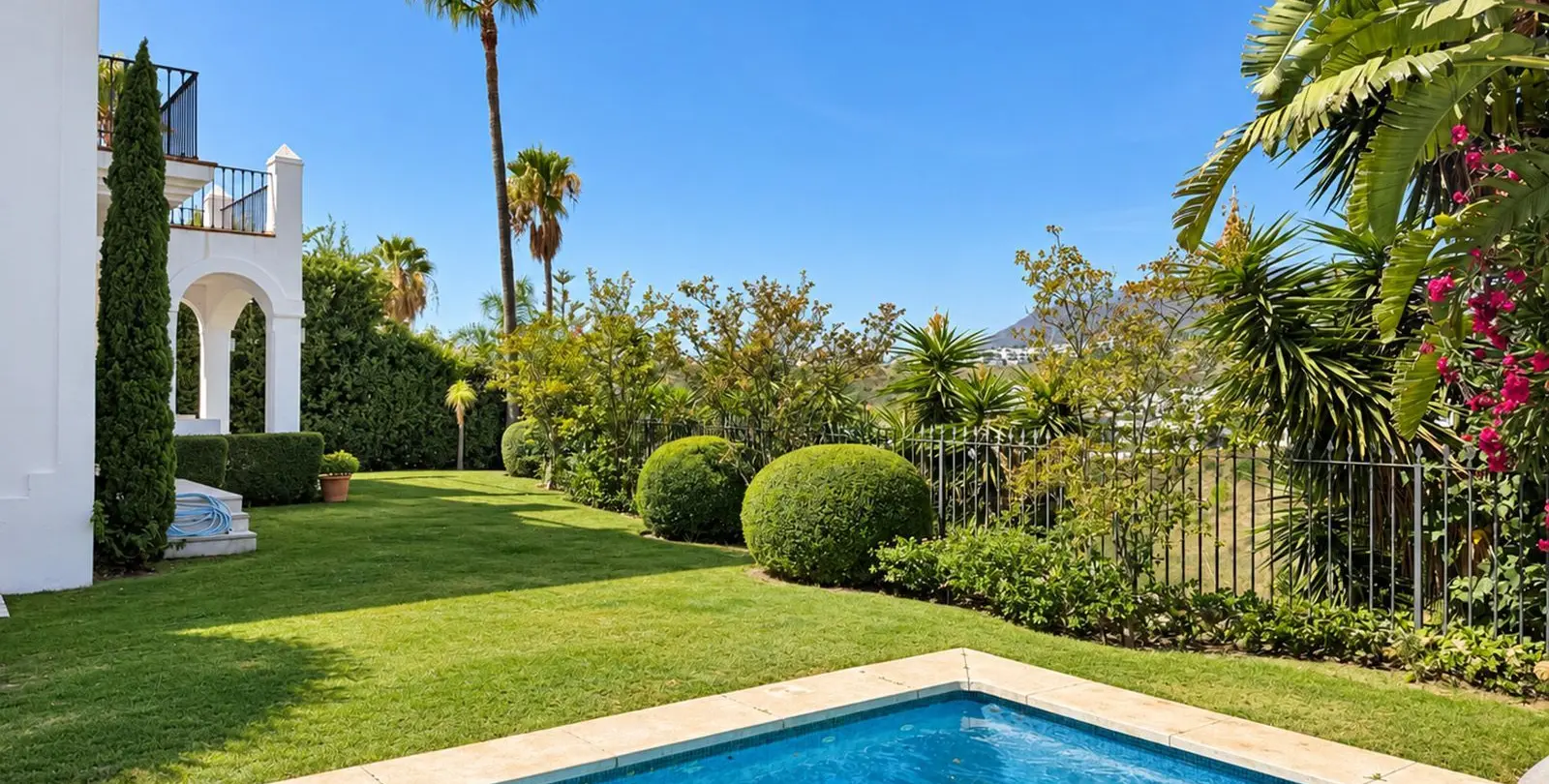 Venta de villa independiente en Selwo 6