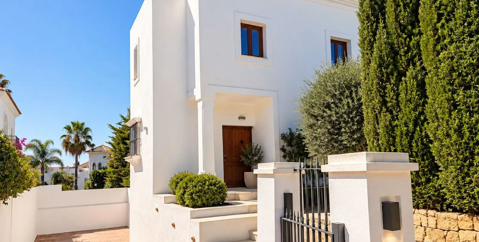 Venta de villa independiente en Selwo 23