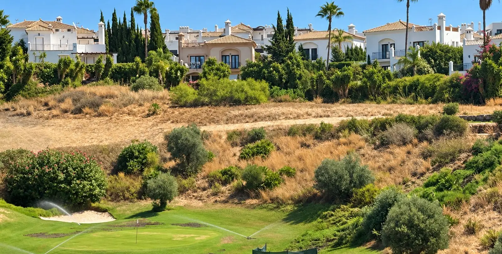 Venta de villa independiente en Selwo 26