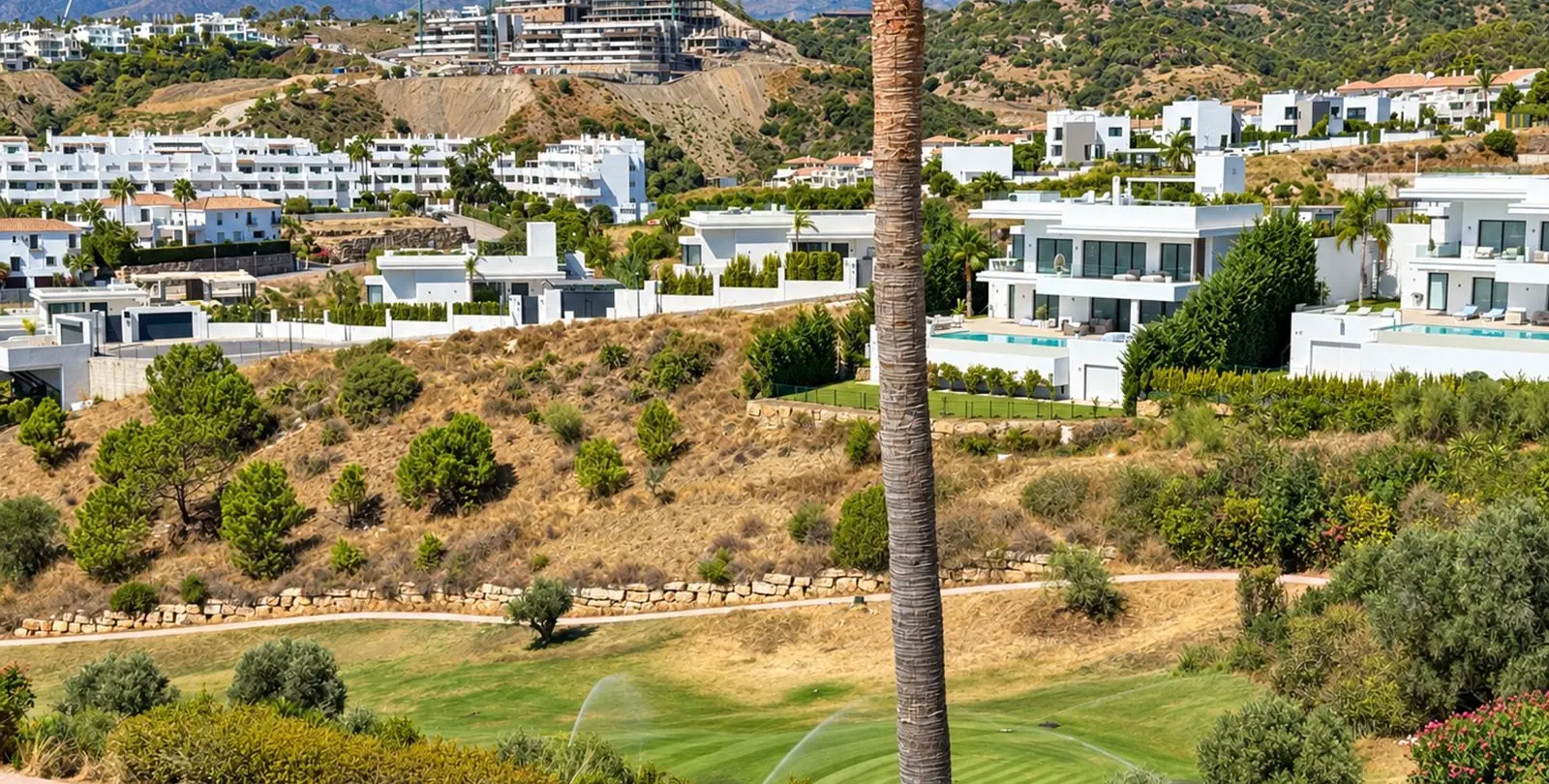 Venta de villa independiente en Selwo 27