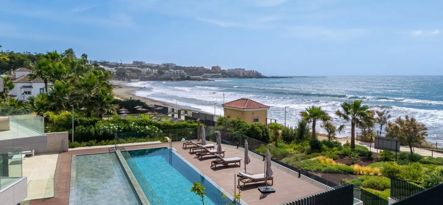 Продажа апартаментов на среднем этаже в Estepona 1