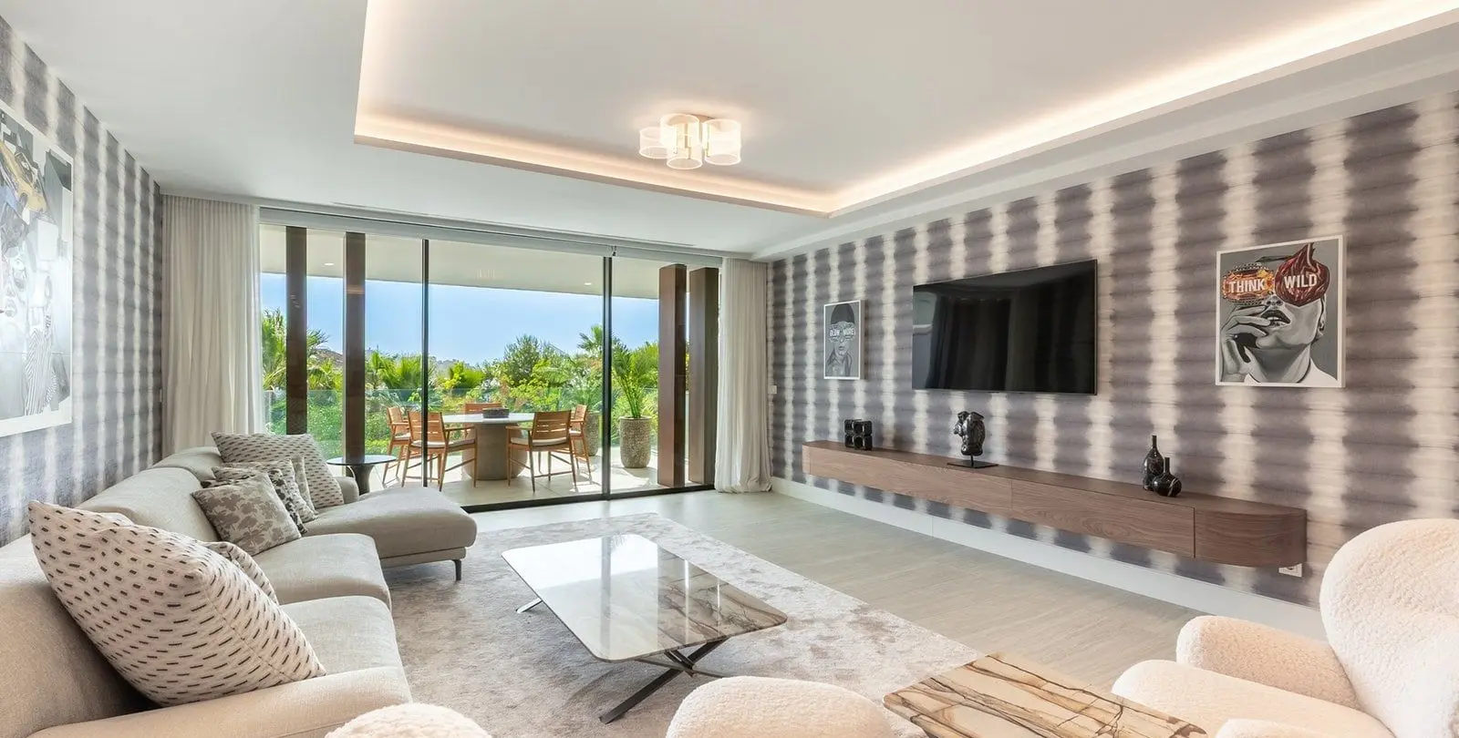 Venta de apartamento en planta media en Estepona 3