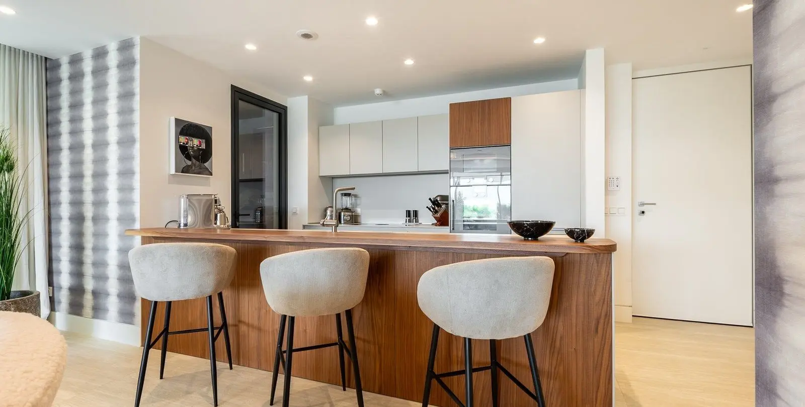 Venta de apartamento en planta media en Estepona 8