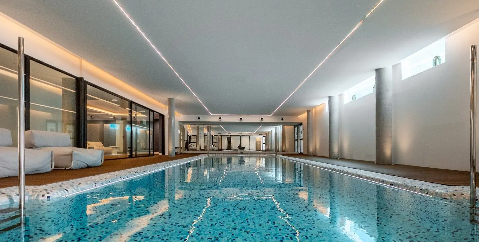 Venta de apartamento en planta media en Estepona 24