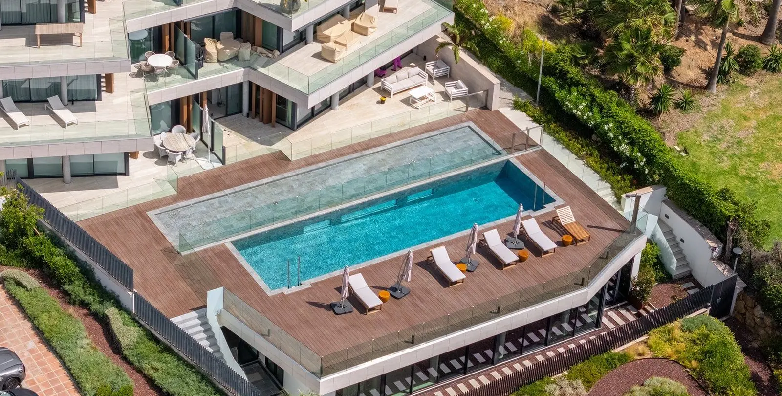 Venta de apartamento en planta media en Estepona 31