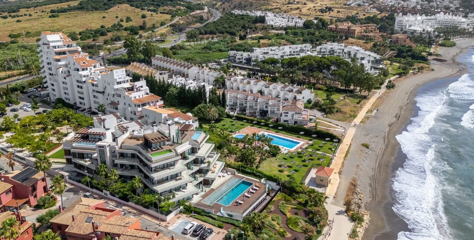 Venta de apartamento en planta media en Estepona 34
