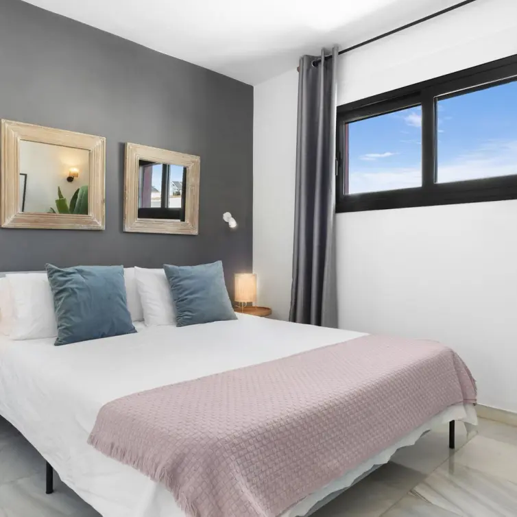 Venta de villa independiente en Nueva Andalucía