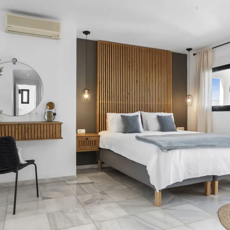 Venta de villa independiente en Nueva Andalucía