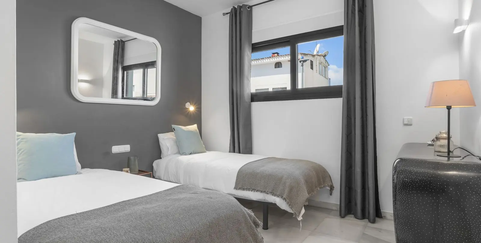 Venta de villa independiente en Nueva Andalucía 11
