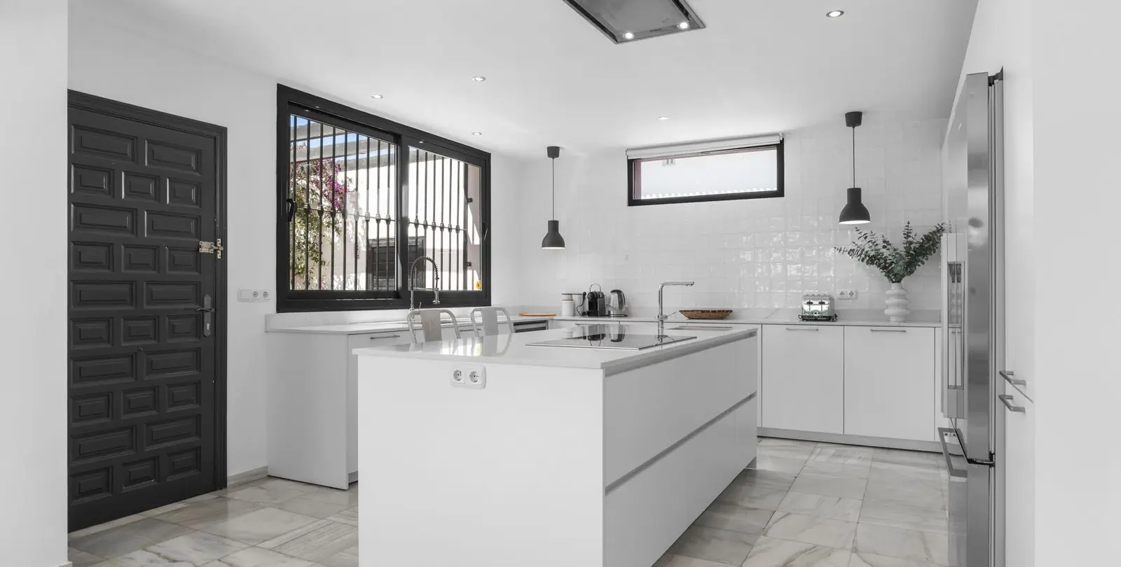 Venta de villa independiente en Nueva Andalucía 27