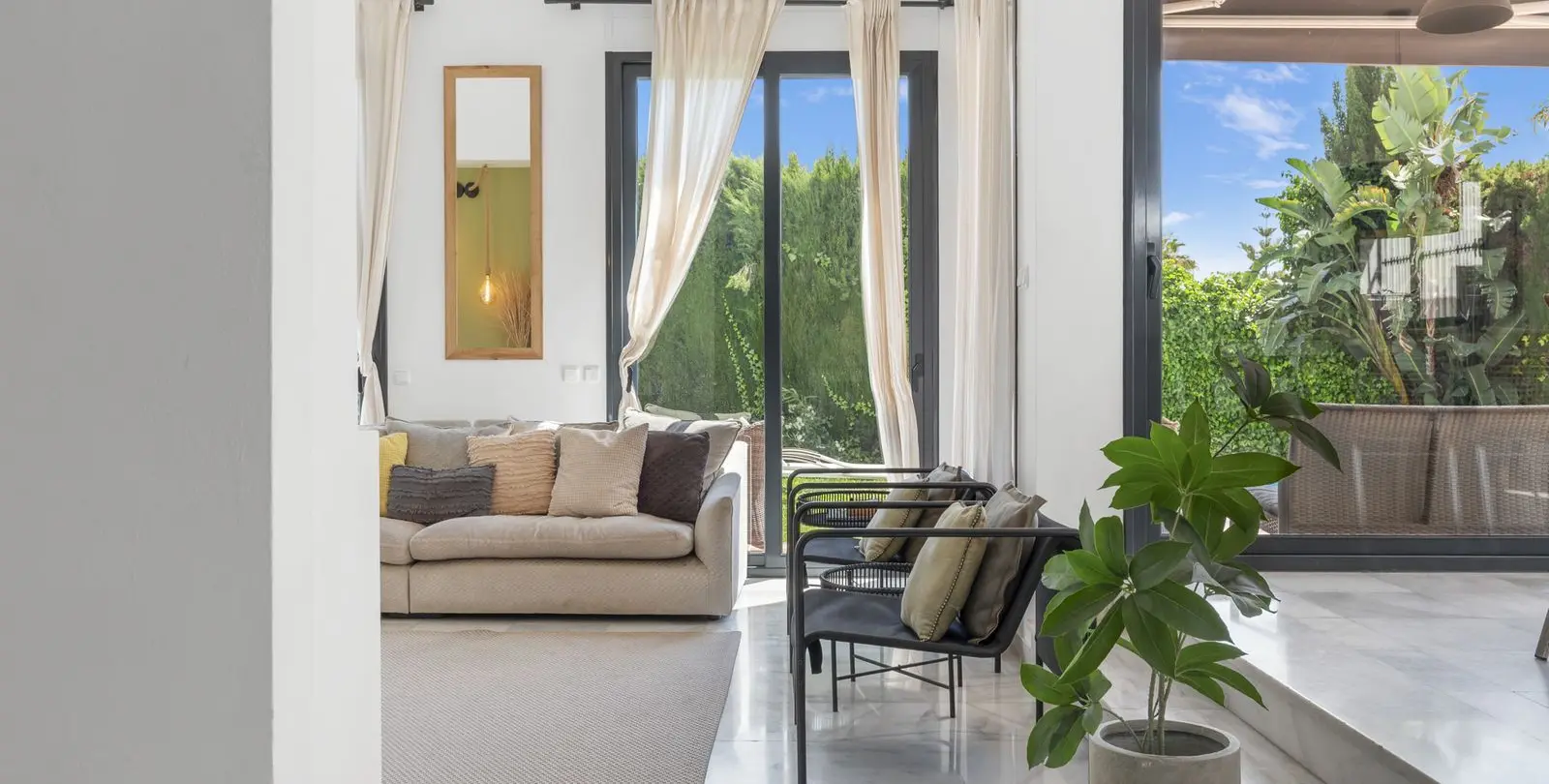 Venta de villa independiente en Nueva Andalucía 36