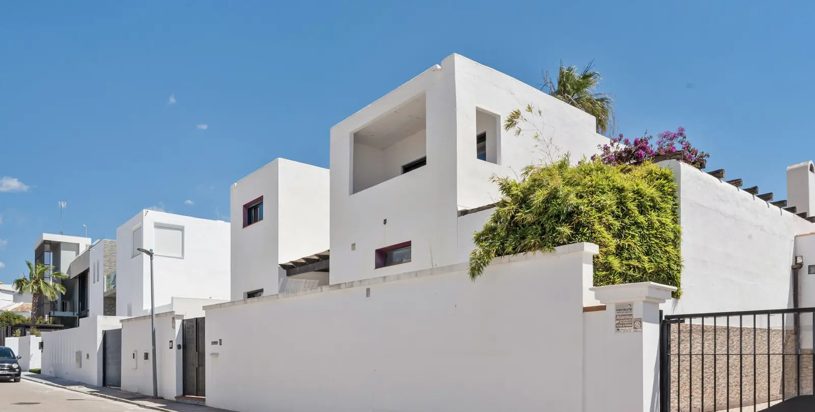 Venta de villa independiente en Nueva Andalucía 53