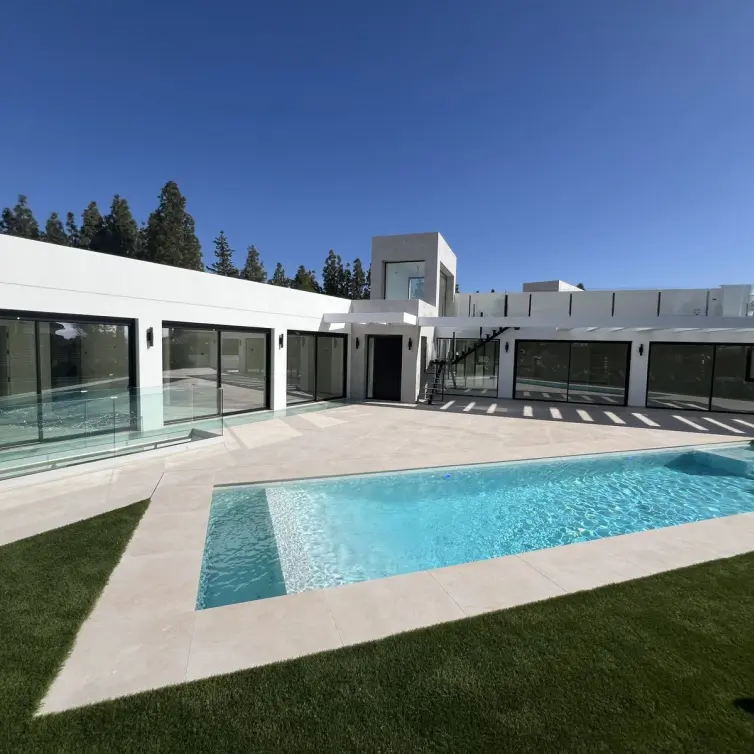 Venta de villa independiente en El Chaparral
