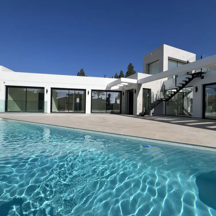 Venta de villa independiente en El Chaparral