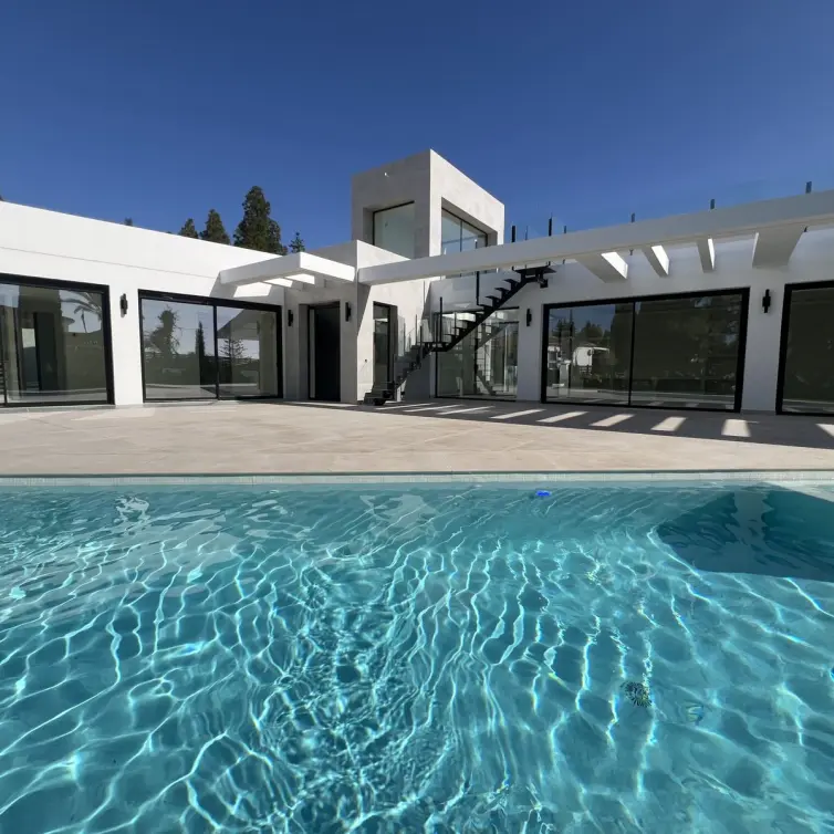 Venta de villa independiente en El Chaparral