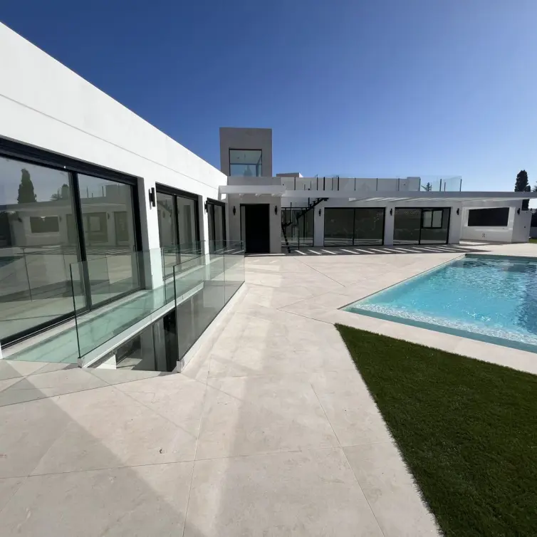 Venta de villa independiente en El Chaparral