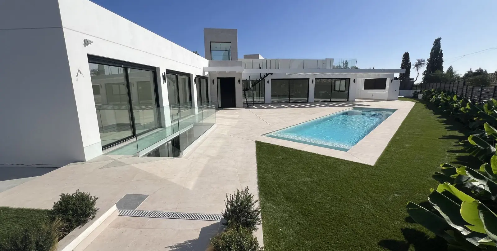 Venta de villa independiente en El Chaparral 8
