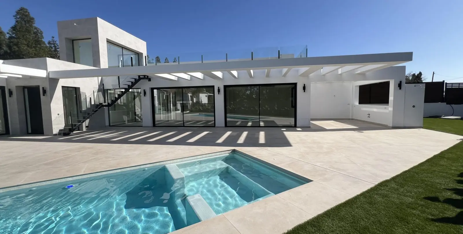 Venta de villa independiente en El Chaparral 13