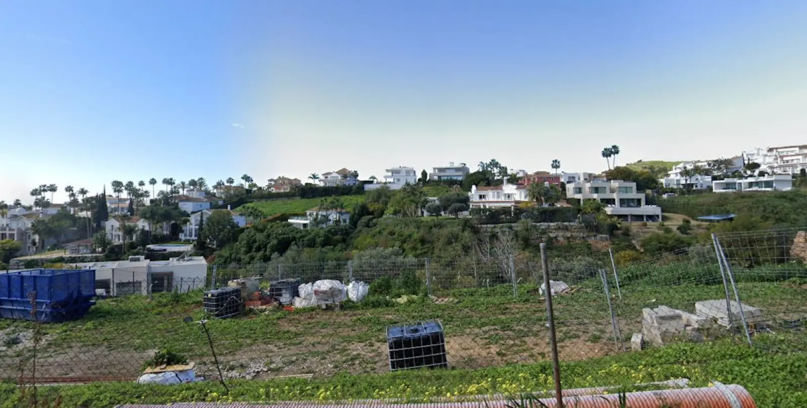 Venta de parcela residencial en Nueva Andalucía 1
