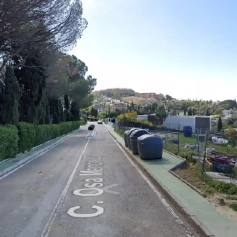 Venta de parcela residencial en Nueva Andalucía