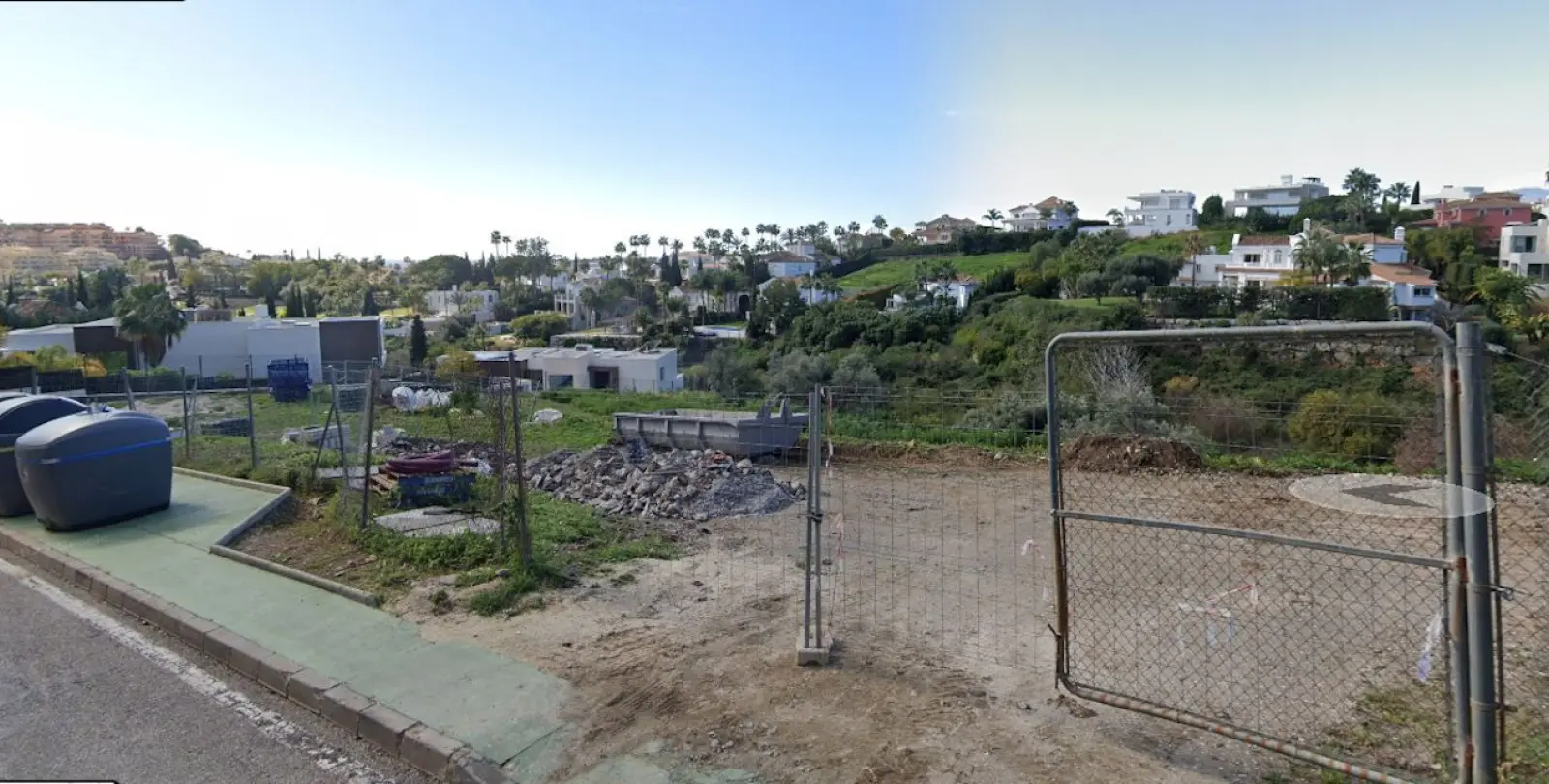 Venta de parcela residencial en Nueva Andalucía 3