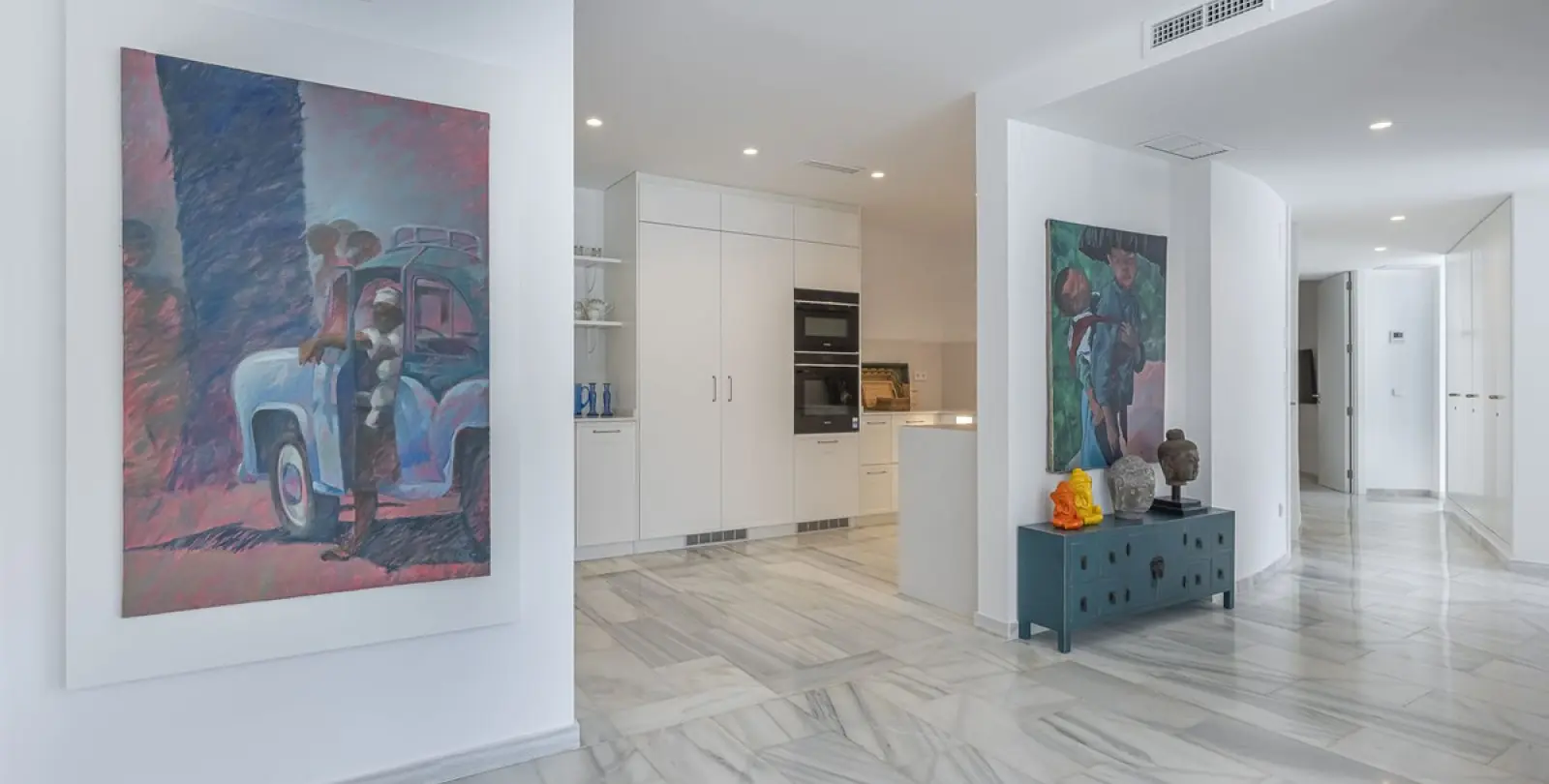 Long-term rent of middle floor apartment in The Golden Mile 12