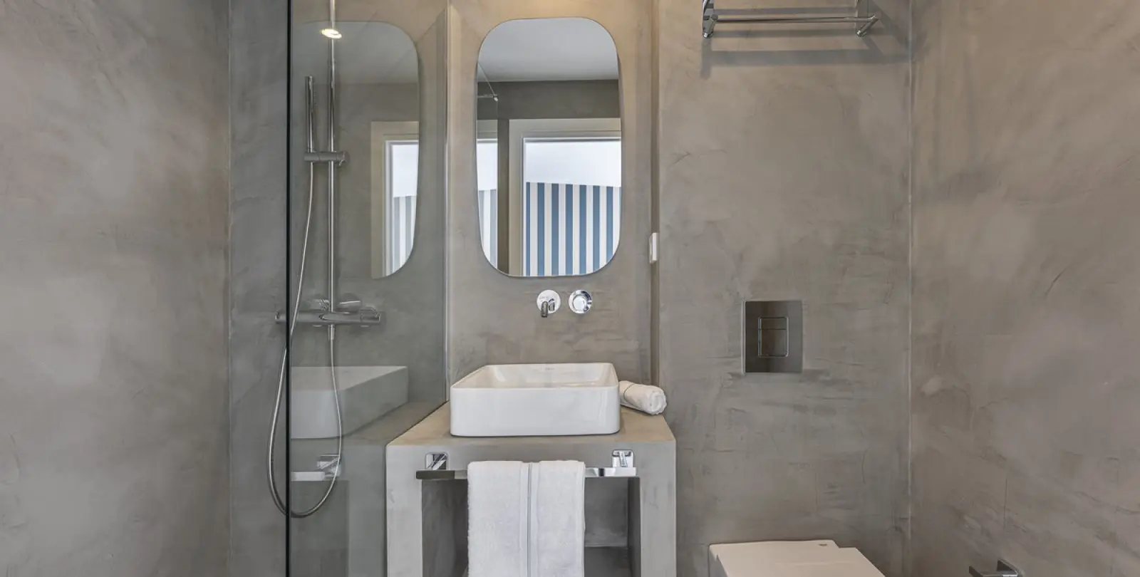 Long-term rent of middle floor apartment in The Golden Mile 23
