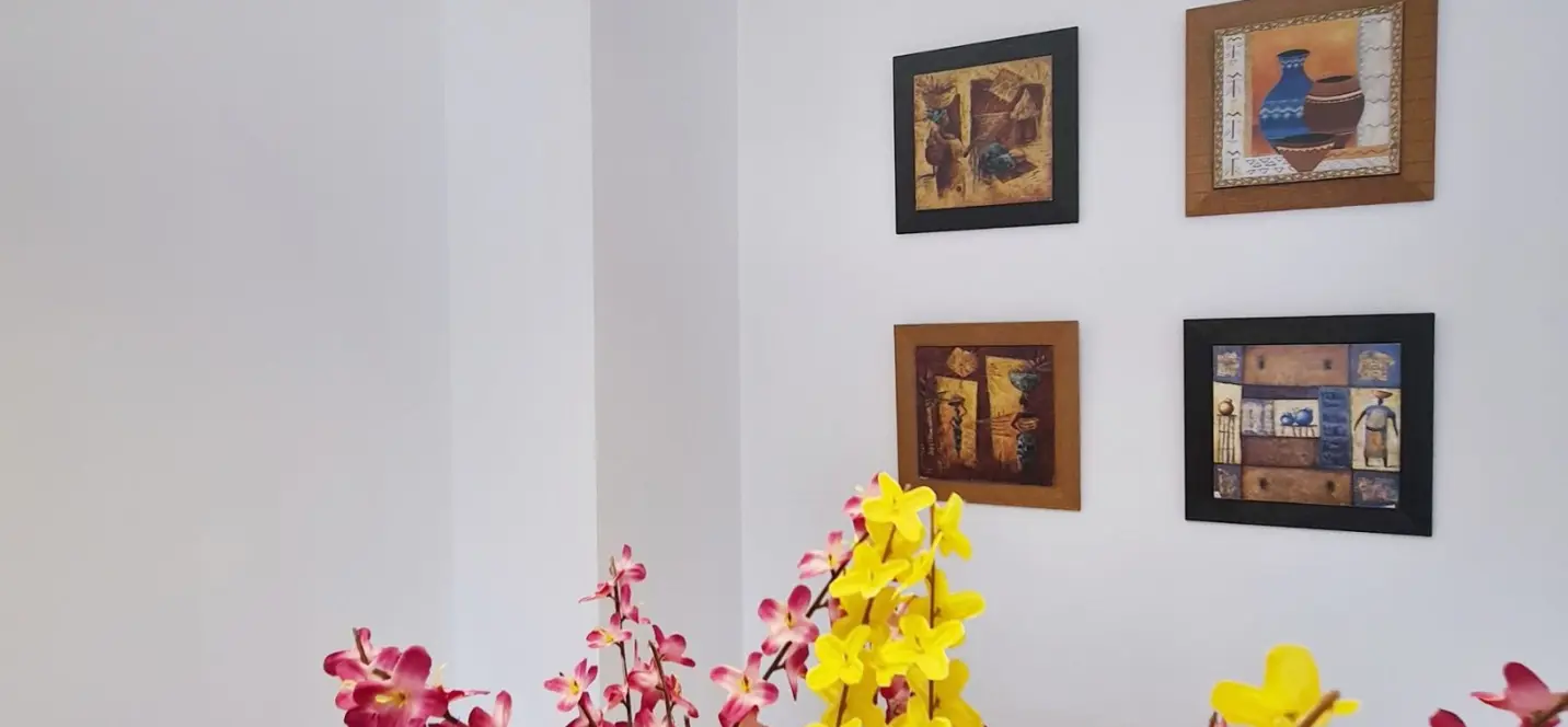 Sale of middle floor apartment in Elviria 0