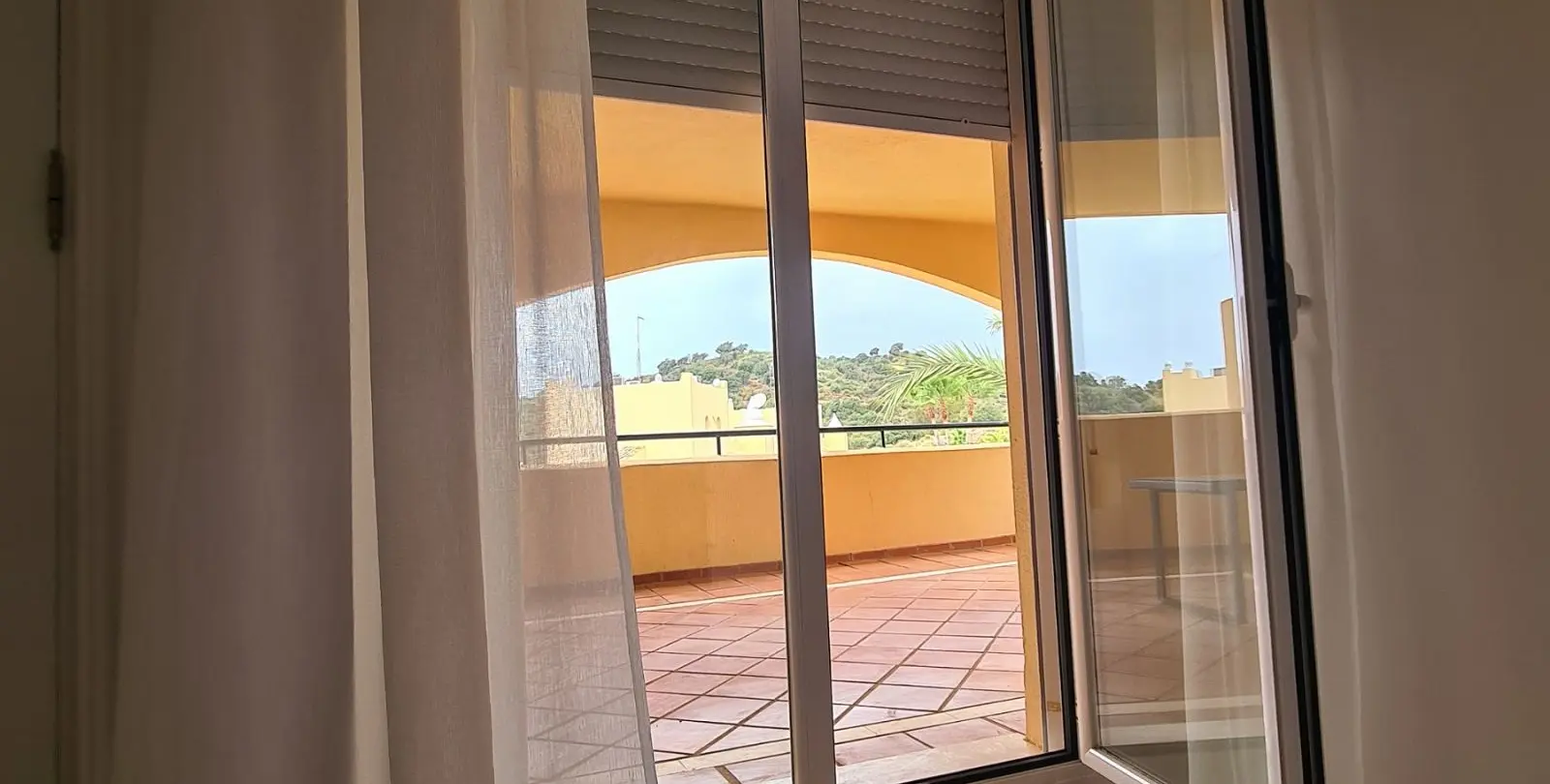 Venta de apartamento en planta media en Elviria 8