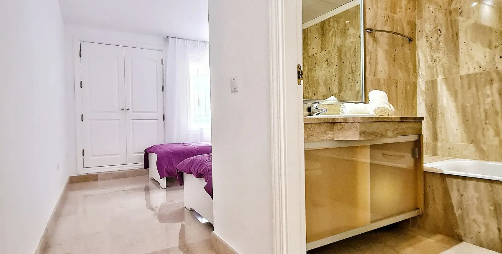 Venta de apartamento en planta media en Elviria 18