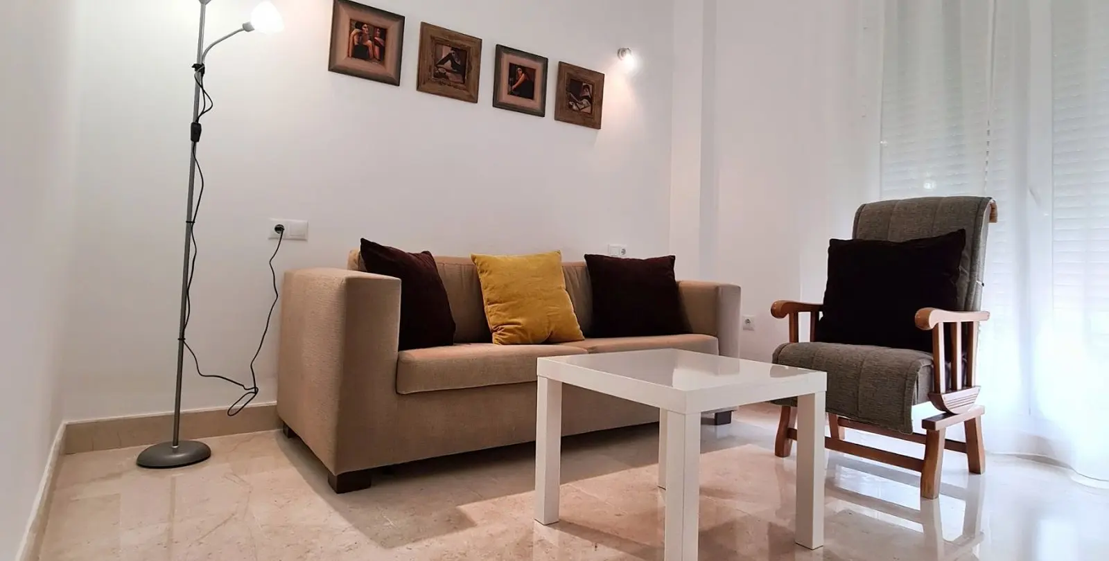 Venta de apartamento en planta media en Elviria 22