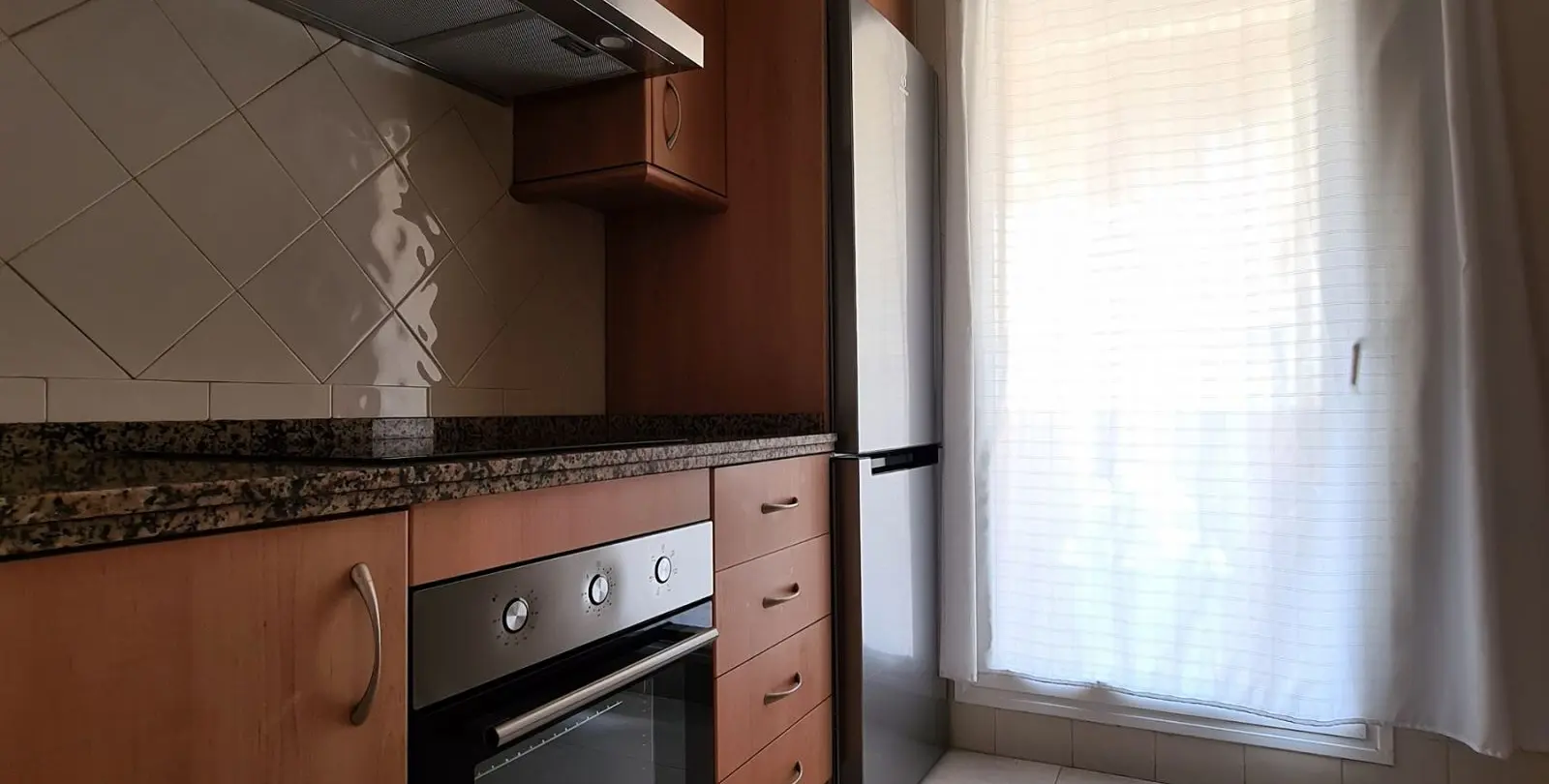 Venta de apartamento en planta media en Elviria 25