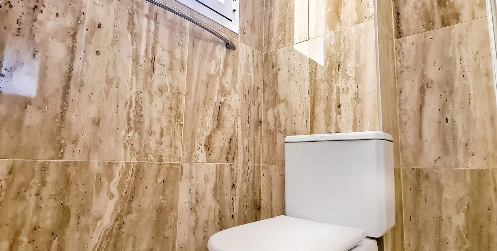 Venta de apartamento en planta media en Elviria 32